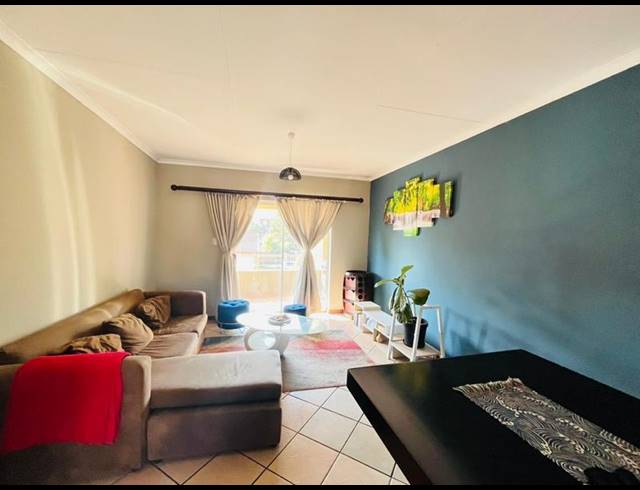 2 BEDROOM TOWNHOUSE FOR SALE IN DIE HOEWES